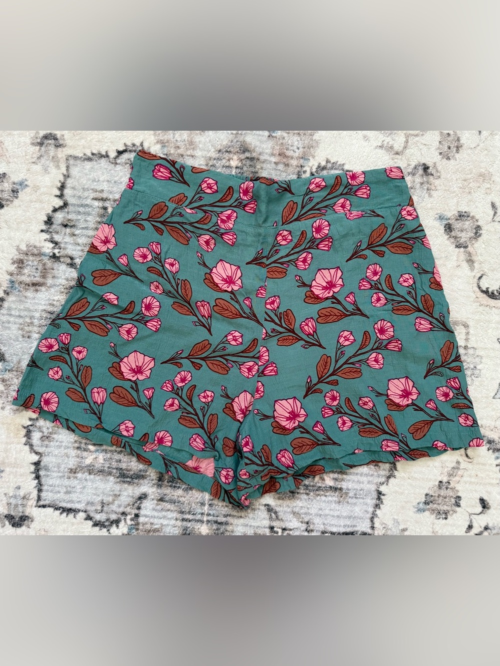 Waiwaolani Pu’uwai Shorts Large Like New Native Hawaiian Plant Pa’u o Hi'iaka